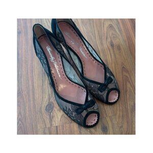 Open Toe Black Lace Pumps Spain by Beverly Feldman Size 7